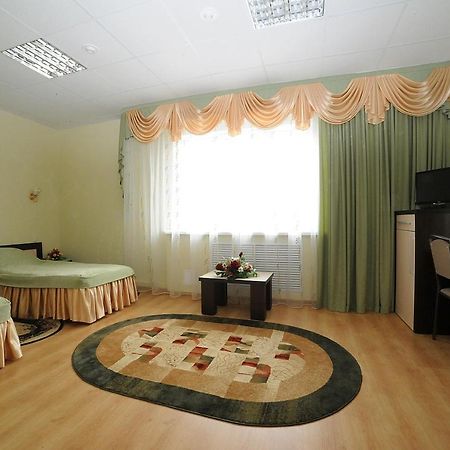 Virazh Hotel Suponevo  Zewnętrze zdjęcie